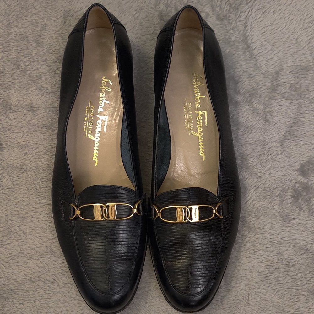 Salvatore Ferragamo boutique Navy loafers sz 8.5